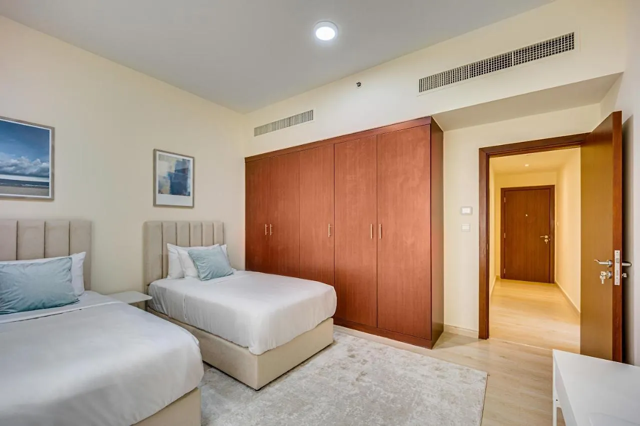 New Sea View Rimal 2Bd In Front Of The Beach Dubai Apartment