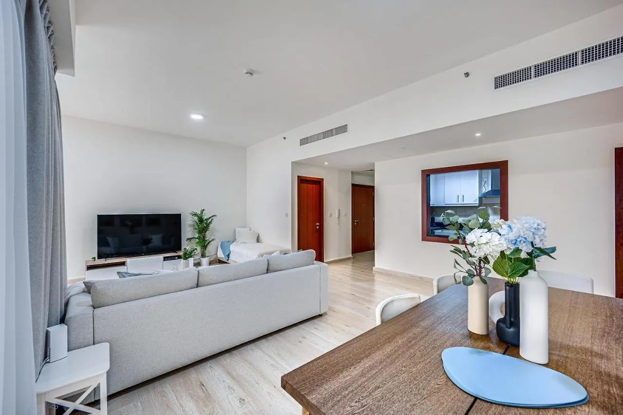 New Sea View Rimal 2Bd In Front Of The Beach Dubaj Apartmán